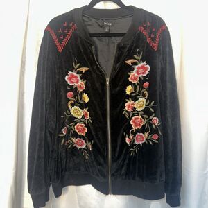 NWT TORRID Black Velour Velvet Floral Embroidered Beaded Bomber Jacket Size 4